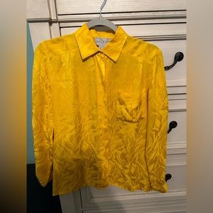 🚨LAST CHANCE: Argenti yellow silk blouse. Size 6